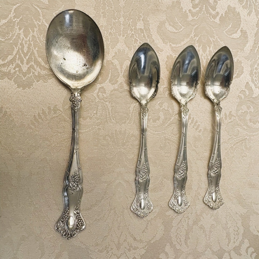 1847 Rogers Bros Vintage 1904 Silverplate 1 Gumbo & 3 Fruit Spoons Grape Motif